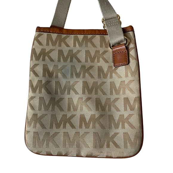 Michael Kors MK Crossbody Bag and Continental Wallet Bundle - Picture 8 of 15